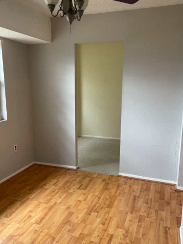 Building Photo - 400 Meadowview Ln