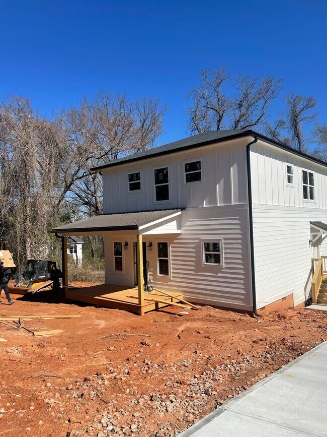 Building Photo - 755 Whitehall Rd