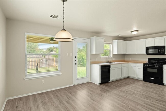 Building Photo - 15411 Ora Ln