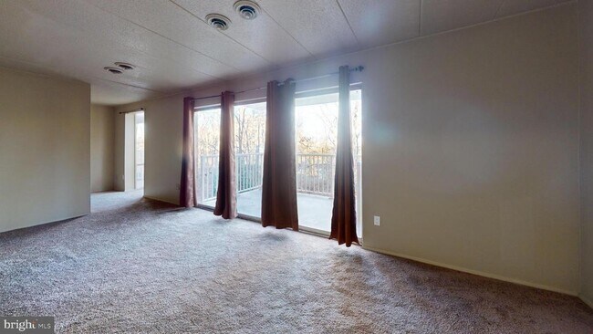 Building Photo - 2612 Fort Farnsworth Rd