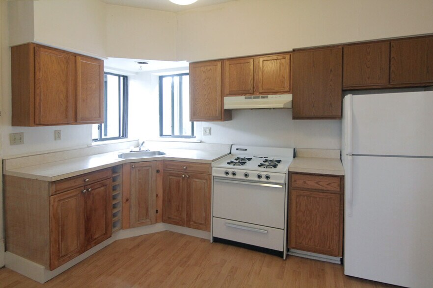 Building Photo - 405 Peebles St