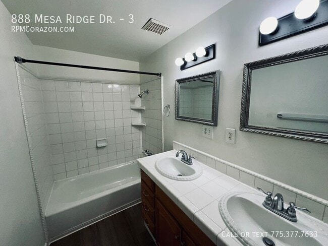 Building Photo - 888 Mesa Ridge Dr
