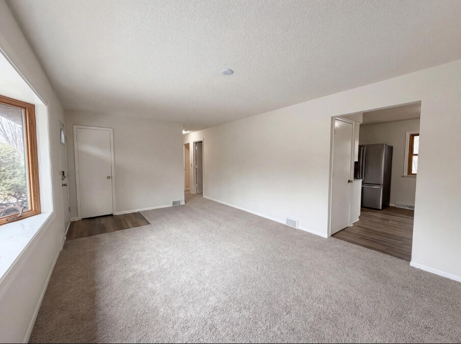 Building Photo - 8615 Virginia Cir N