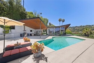 Building Photo - 3655 Glenridge Dr