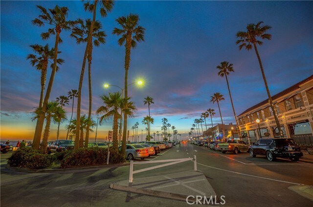 Building Photo - 1720 W Oceanfront