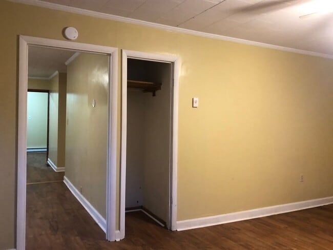 Building Photo - 553-B Jefferson Road