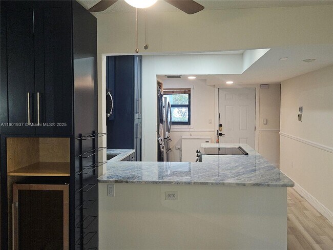 Building Photo - 1021 Mockingbird Ln