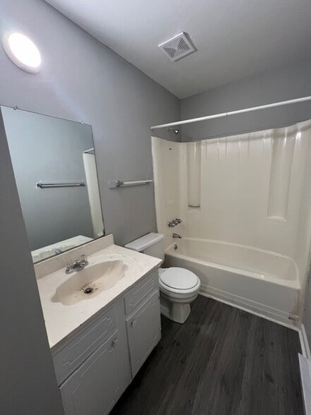 Building Photo - 235 Corona St