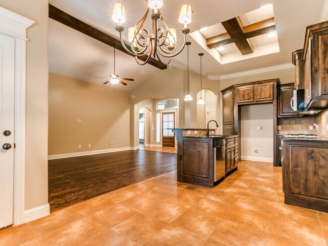 Building Photo - 4 Bedrooms/3Car/Edmond Schools -  Community Pool- Storm Shelter