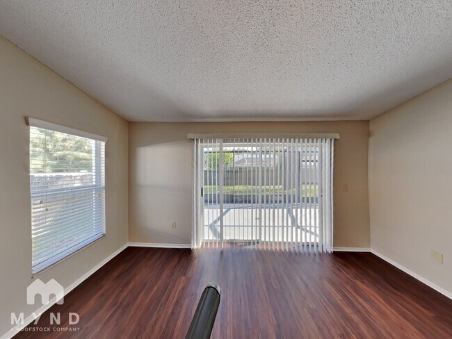 Building Photo - 11211 Sailbrooke Dr