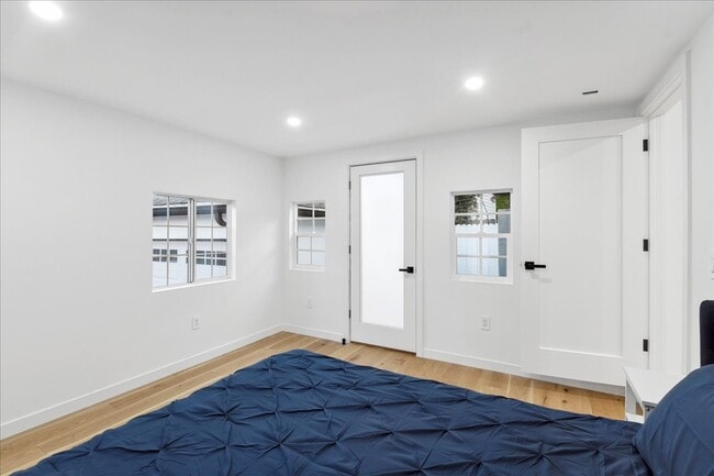 Building Photo - 16800 Bollinger Dr