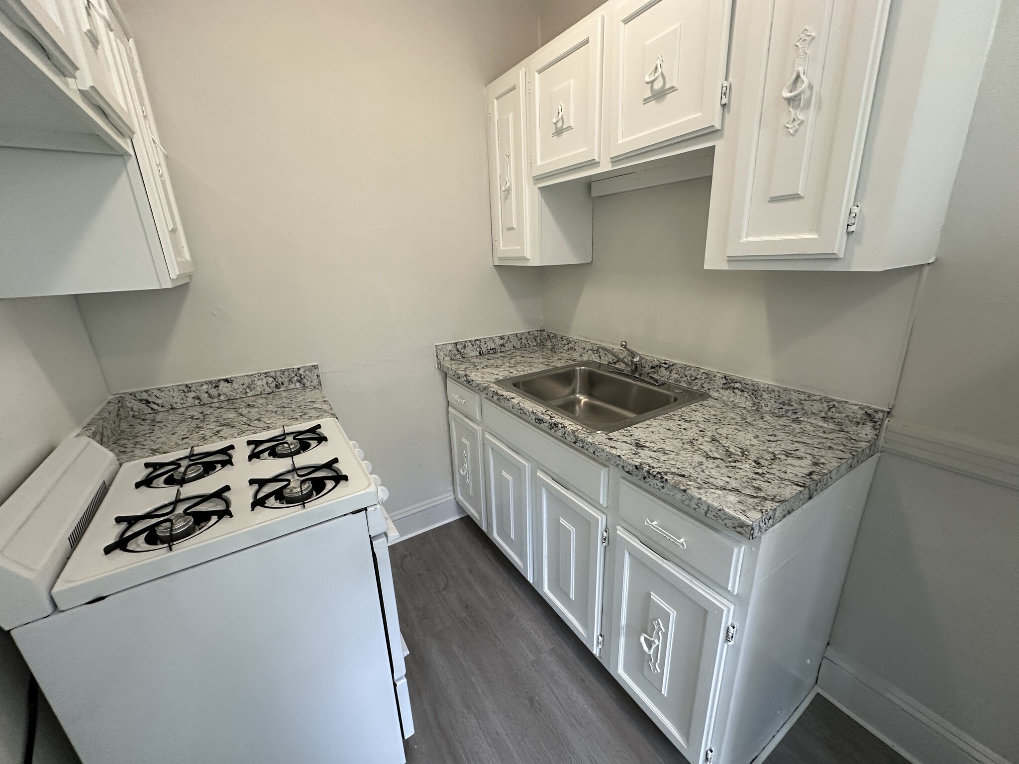 Building Photo - 130 Highland Ave