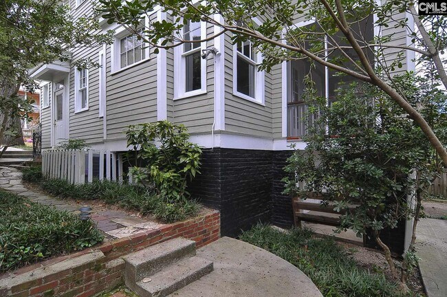 Building Photo - 1012 Laurens St