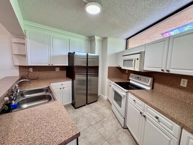 Building Photo - 8189 Severn Dr