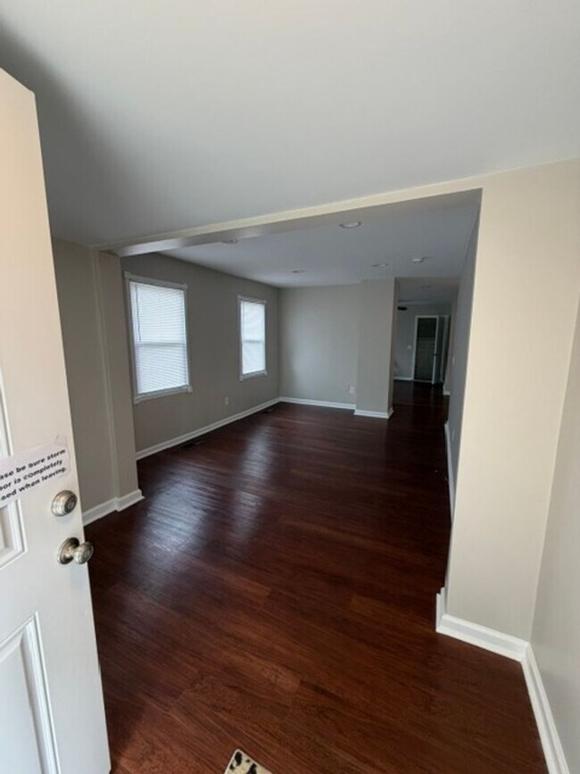 Building Photo - 167 Brockwell Ave