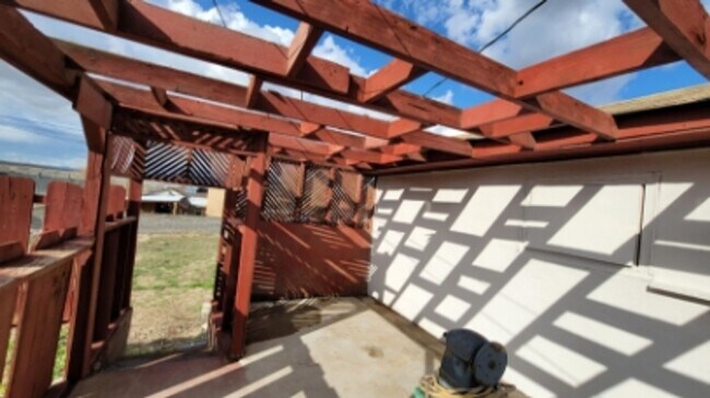 Building Photo - 1111 Flora St