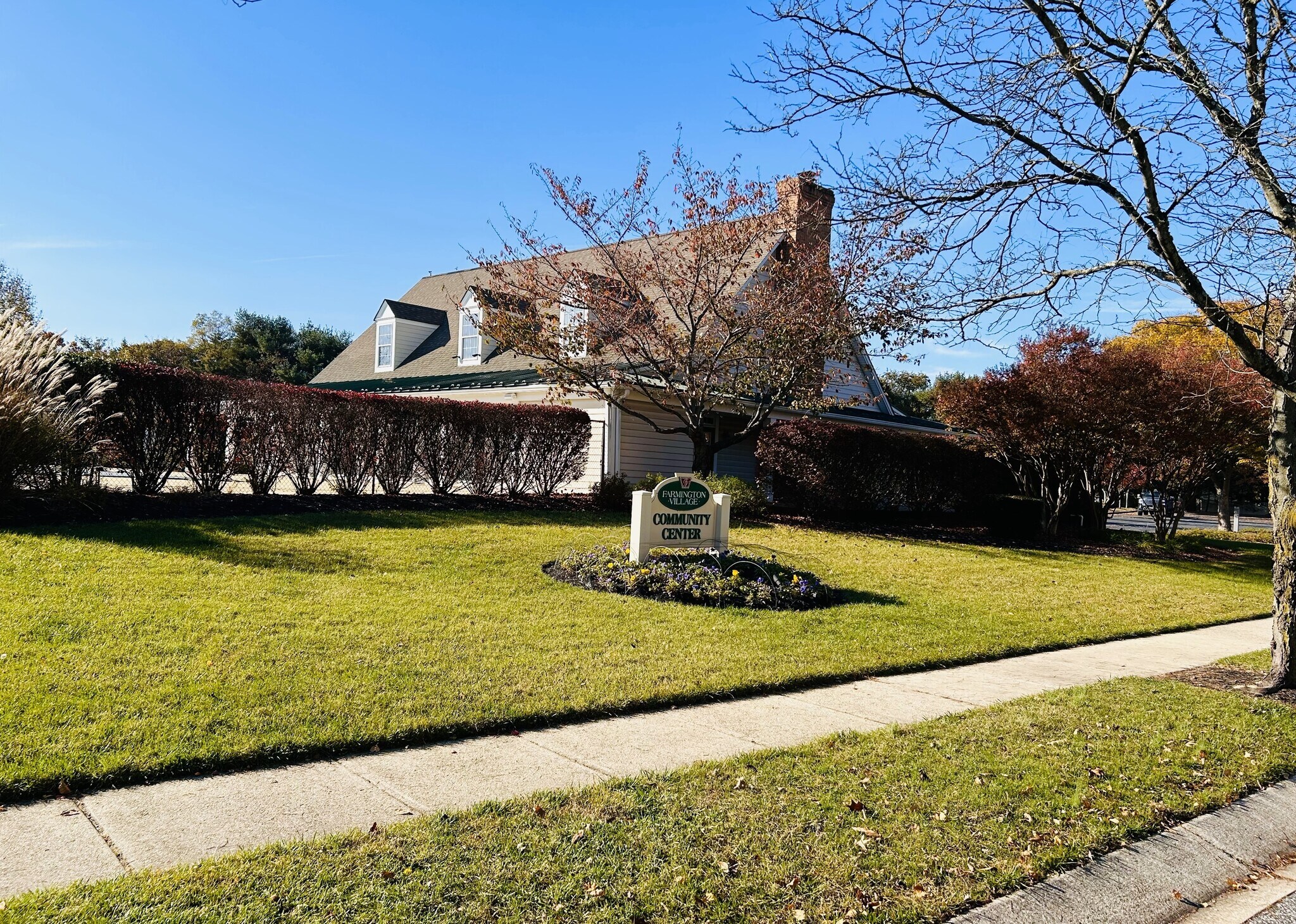 Building Photo - 254 Seneca Ter