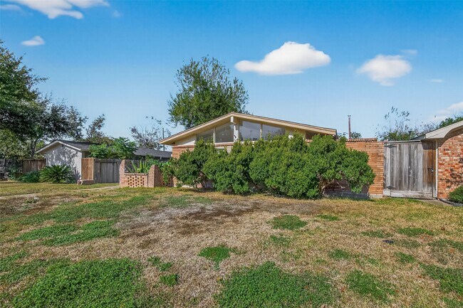 Building Photo - 6426 Mobud Dr