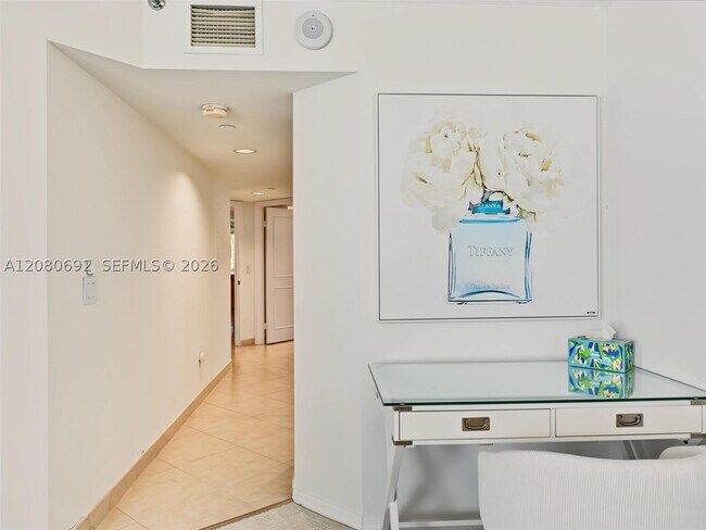 Building Photo - 16445 Collins Ave