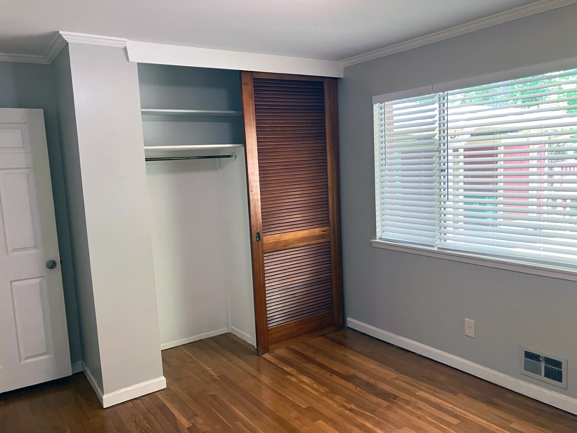 Building Photo - 1638 Delia Dr