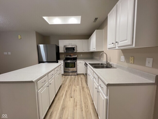 Building Photo - 14243 Holly Berry Cir