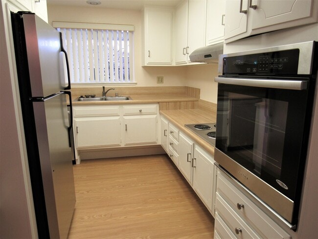 Building Photo - 2350 Via Mariposa W