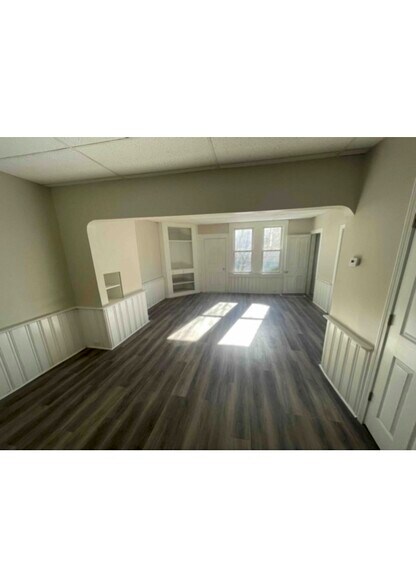 Building Photo - 576 High St NE