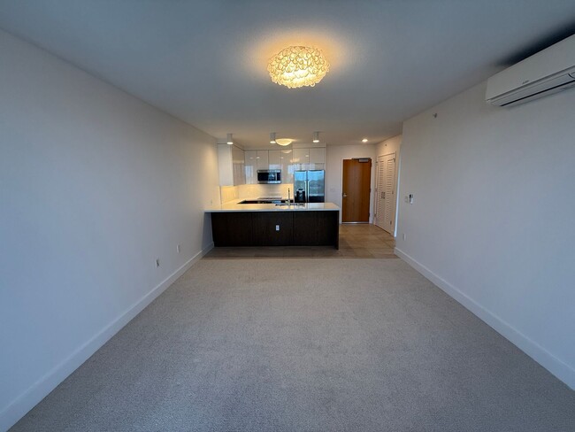 Building Photo - Azure 2405