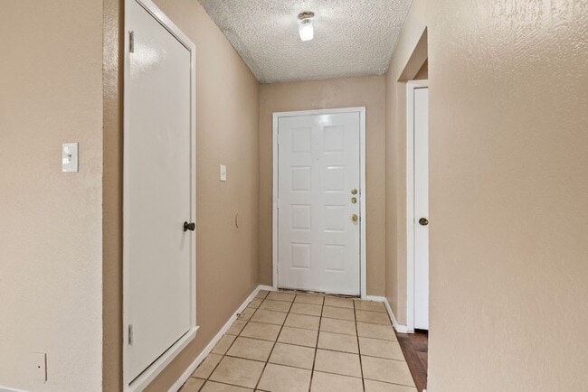 Building Photo - 6333 Scott Ct