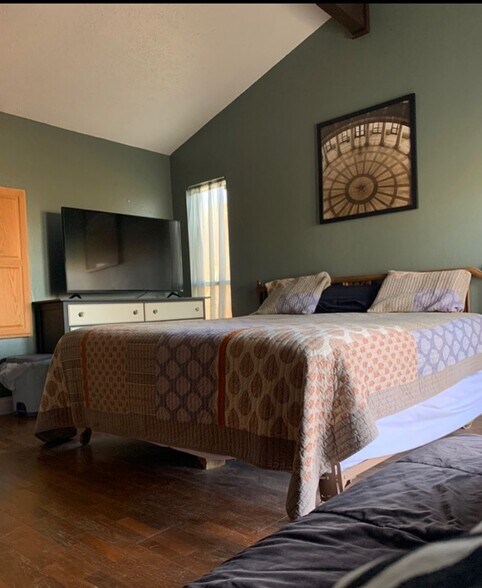 master bedroom 3 - 8100 Red Willow Dr