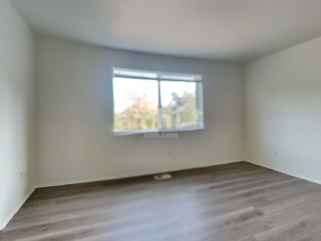 Building Photo - 18631 29th Ave E