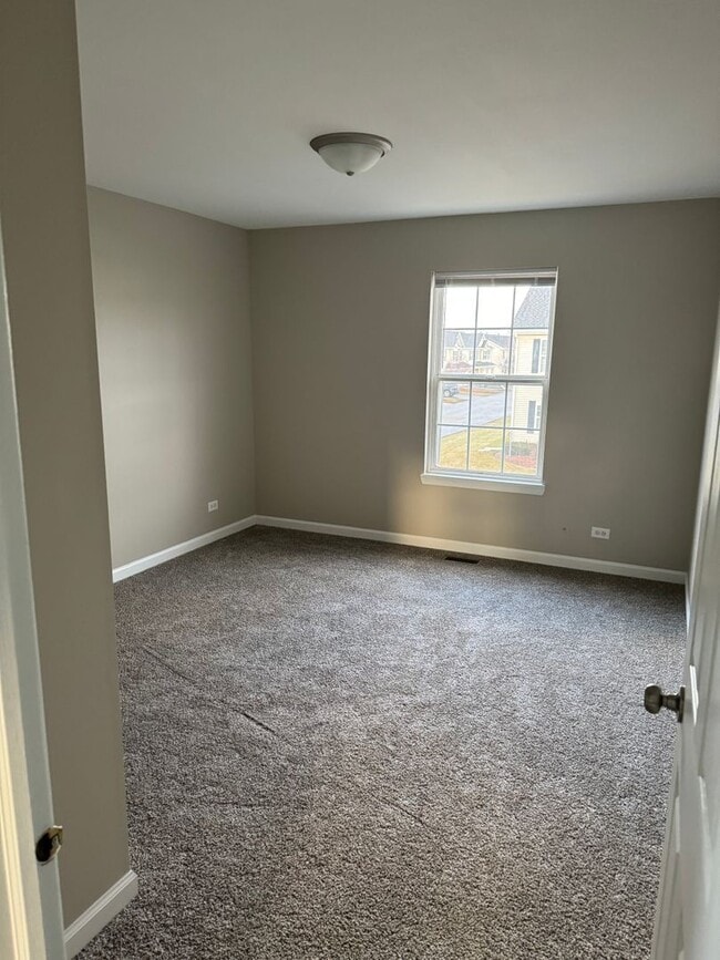 Building Photo - 1731 W Chrysler Dr