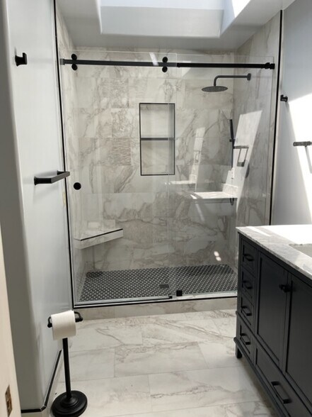 Remodeled Bath - 10736 Porter Ln