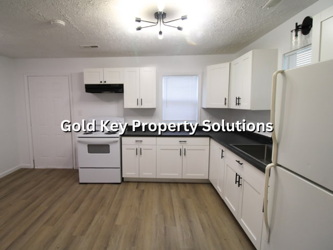 Building Photo - Updated 3 BR 1 BA House in Muncie