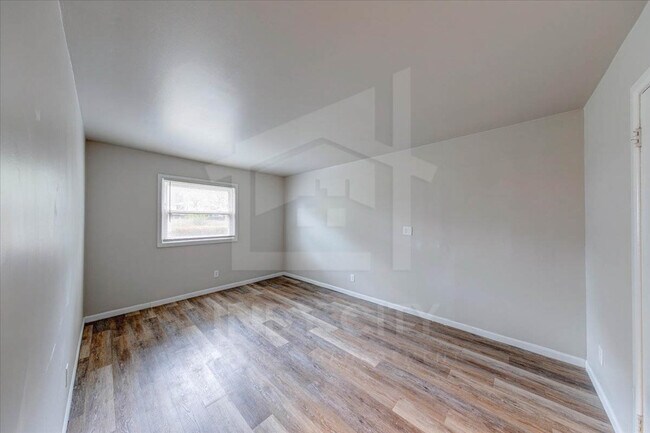 Building Photo - 3451 N Hartman Dr