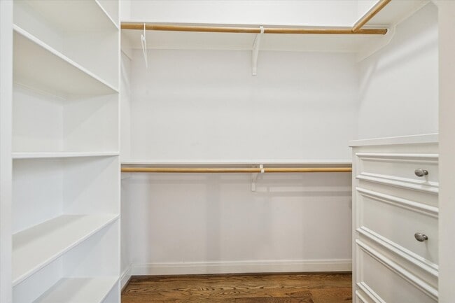 Building Photo - 5706 Blossom St