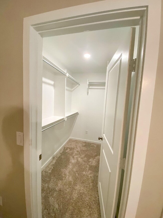 Building Photo - 13803 Quanah Ave