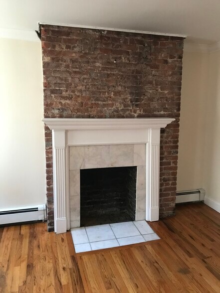 Building Photo - 379 1st Ave