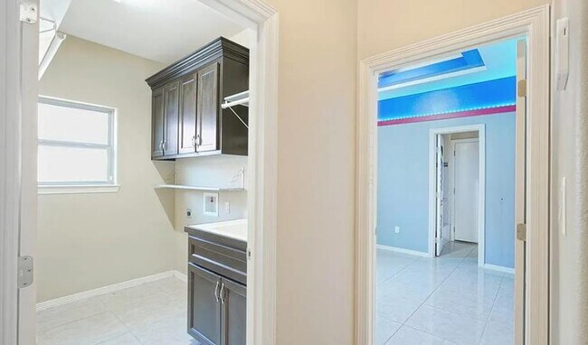 Building Photo - 2902 Granite Dr