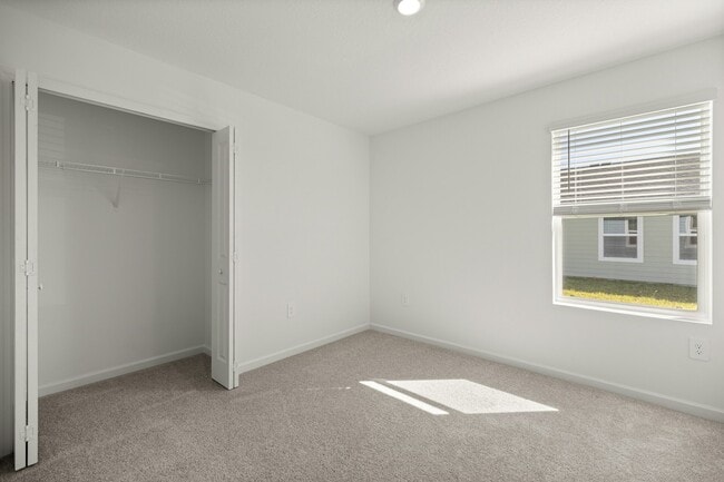 Building Photo - 3155 NE 38th St