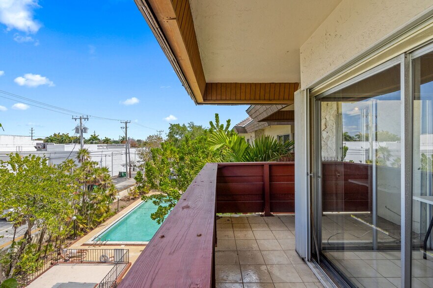 Building Photo - 1205 Mariposa Ave