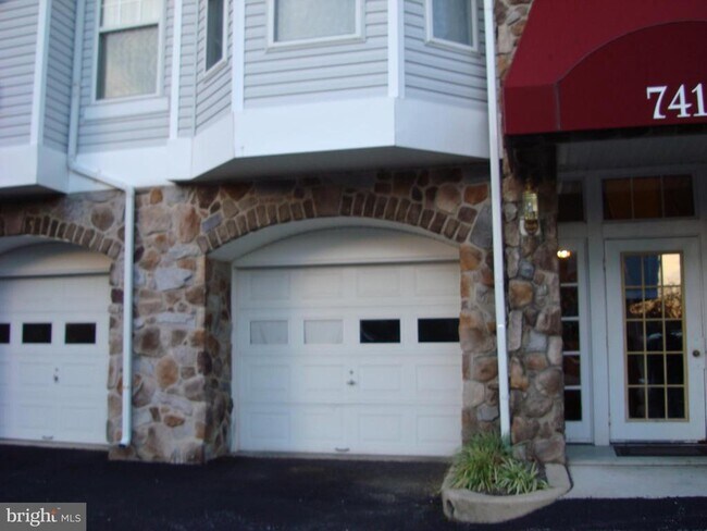 Building Photo - 7418 Hindon Cir