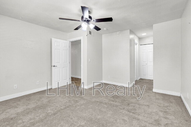 Building Photo - 1340 N Recker Rd