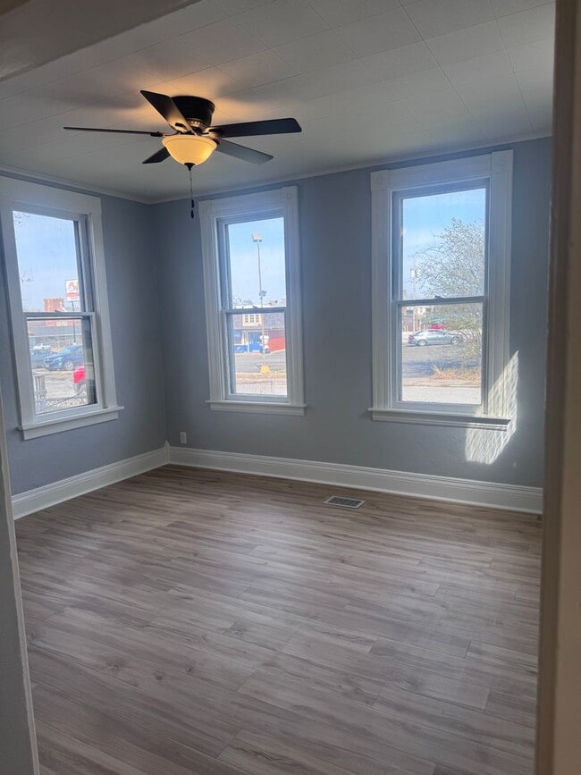 Building Photo - Remodeled 4 Bedroom 1 Bathroom Home