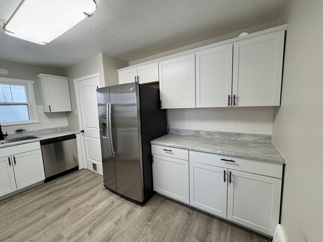 Building Photo - 2 bedroom home for rent