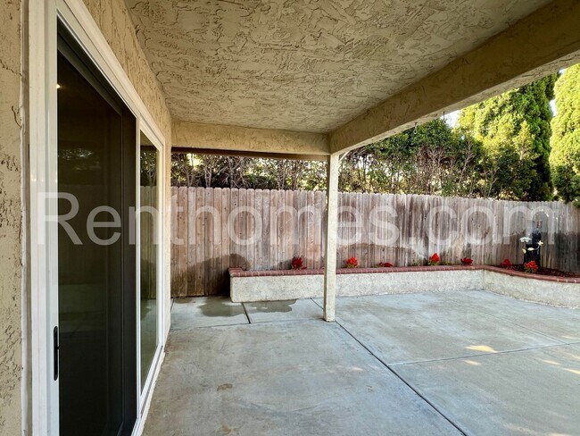 Building Photo - 227 Ocotillo Pl