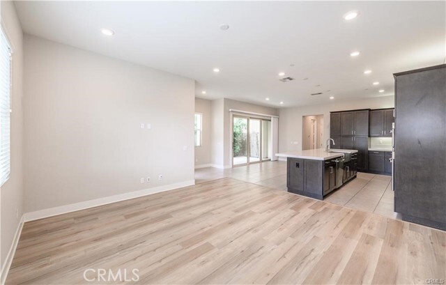 Building Photo - 139 Stellar
