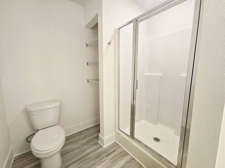 Building Photo - 396 Salt Creek Lane