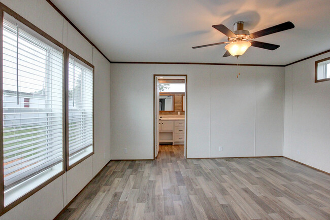 Building Photo - 295 Seays Rd