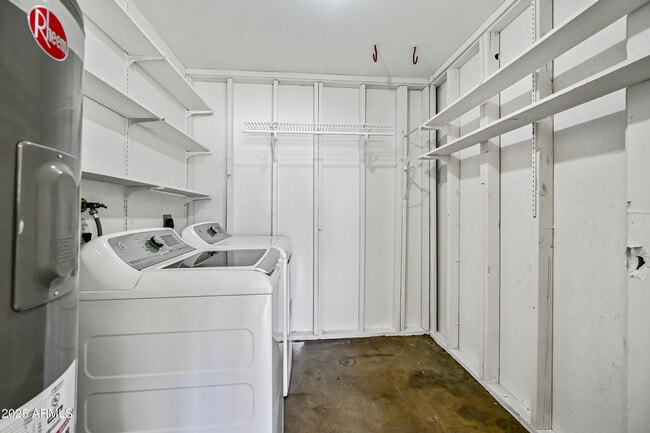 Building Photo - 1252 E El Parque Dr